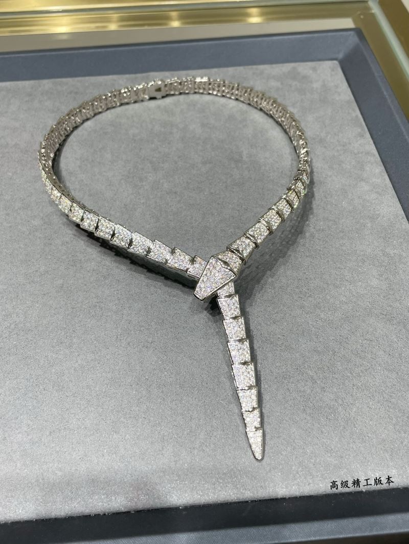 Bv1g*ai necklaces